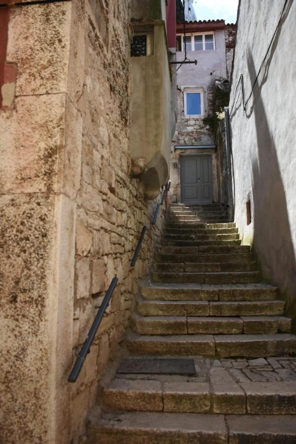 Modern Stairs Διαμέρισμα Ρόβινι Εξωτερικό φωτογραφία